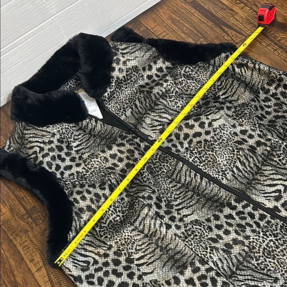 Bob Mackie Leopard Print Vest with faux fur collar and details NWT - Picture 11 of 16